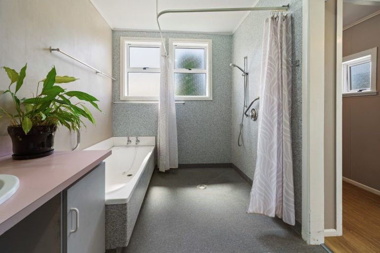 Photo of property in 11 Normanby Street, Fitzroy, New Plymouth, 4312