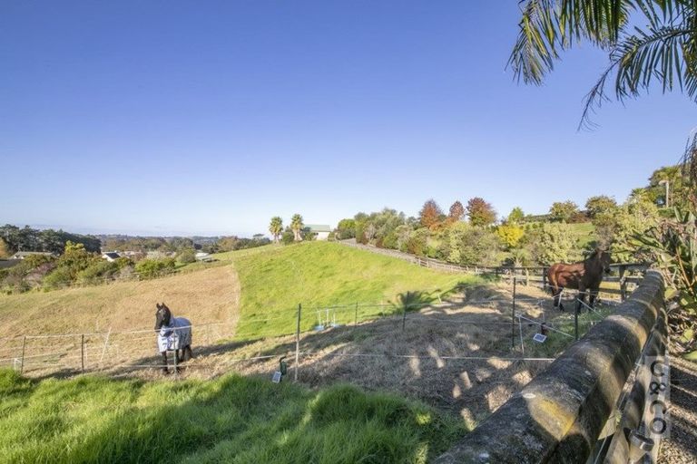 Photo of property in 53 Broadwood Rise, Kumeu, 0892