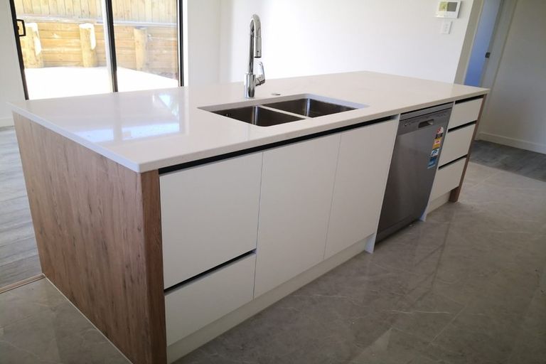 Photo of property in 135 Tiriwa Drive, Massey, Auckland, 0614