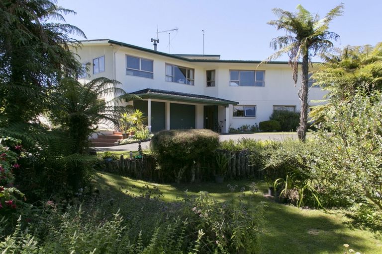 Photo of property in 22 Scenic Heights, Acacia Bay, Taupo, 3330