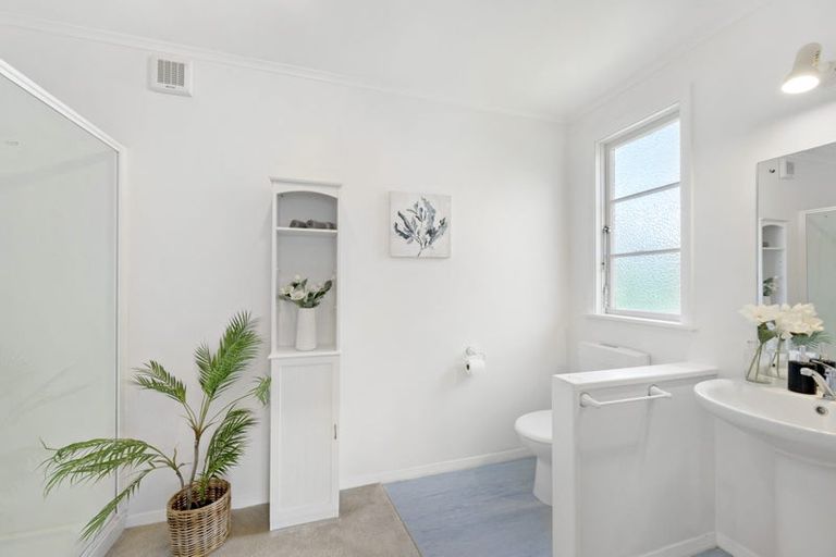 Photo of property in 11 Argentine Avenue, Miramar, Wellington, 6022