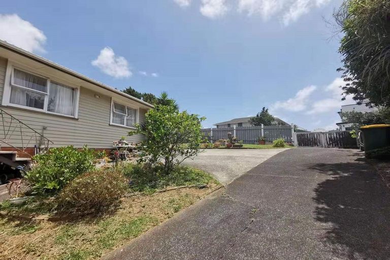 Photo of property in 23 La Trobe Street, Pakuranga Heights, Auckland, 2010