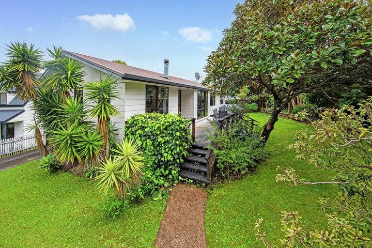 Photo of property in 12 Sandgate Avenue, Botany Downs, Auckland, 2010