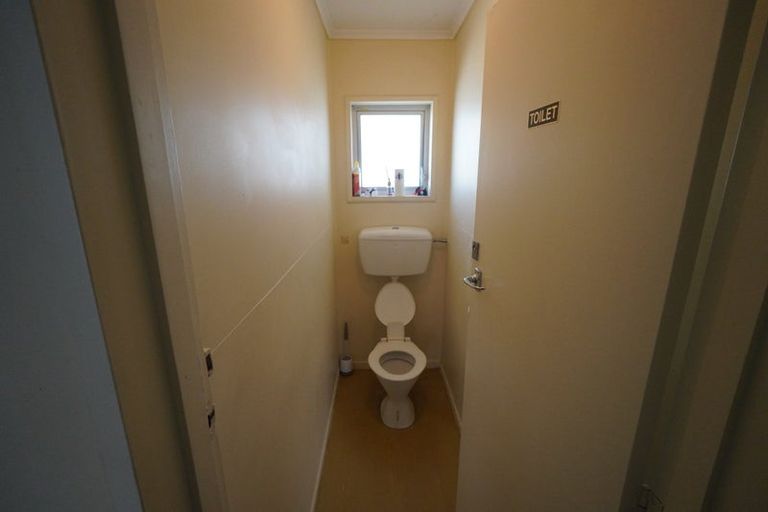 Photo of property in 3 Seddon Street, Takaro, Palmerston North, 4412