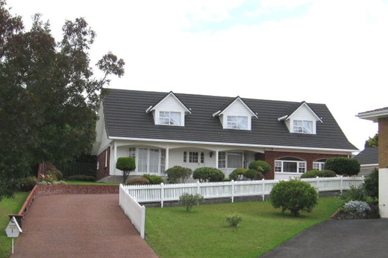 Photo of property in 1 Tatyana Place, Massey, Auckland, 0614