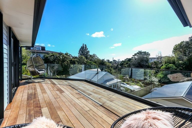 Photo of property in 6c Burns Street, Westown, New Plymouth, 4310