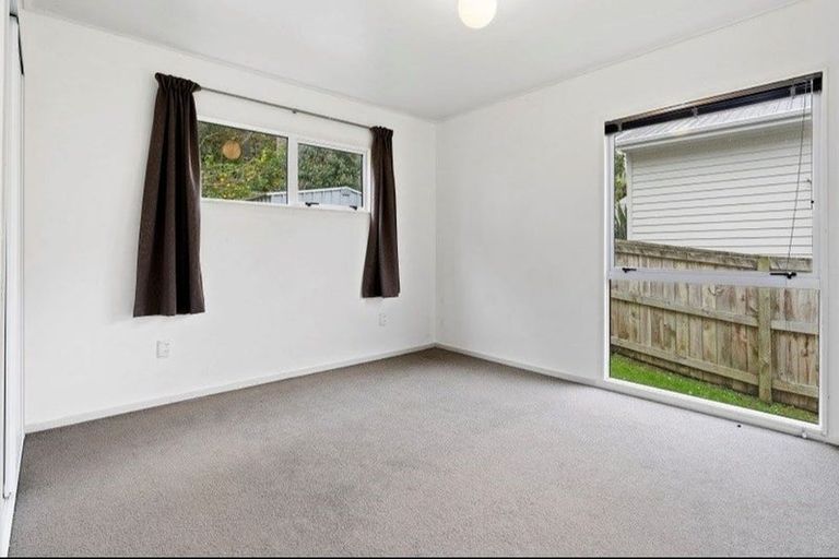Photo of property in 2/79 Mountbatten Avenue, Hillcrest, Auckland, 0627