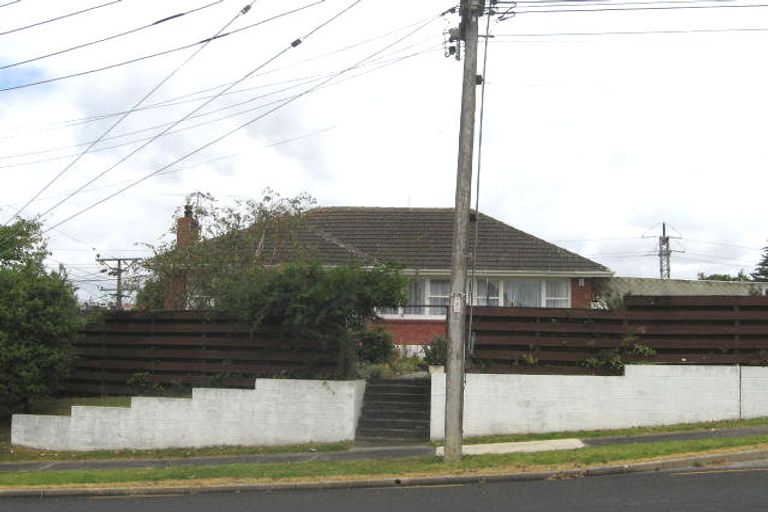 Photo of property in 201 Chivalry Road, Glenfield, Auckland, 0629