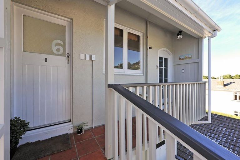 Photo of property in San Antonio Flats, 6/12 Kilbirnie Crescent, Kilbirnie, Wellington, 6022