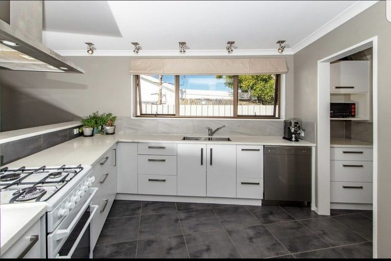 Photo of property in 9 Gilmour Place, Taradale, Napier, 4112