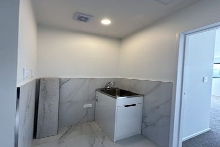 Photo of property in 15b Poruru Close, Papakura, 2110