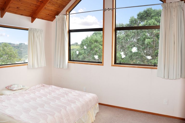 Photo of property in 14 Kendale Drive, Leigh, 0985