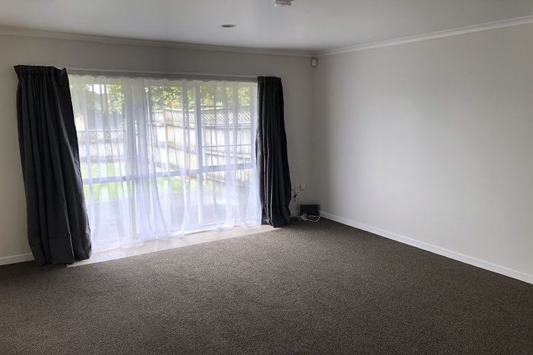 Photo of property in 1 Snave Place, East Tamaki, Auckland, 2013