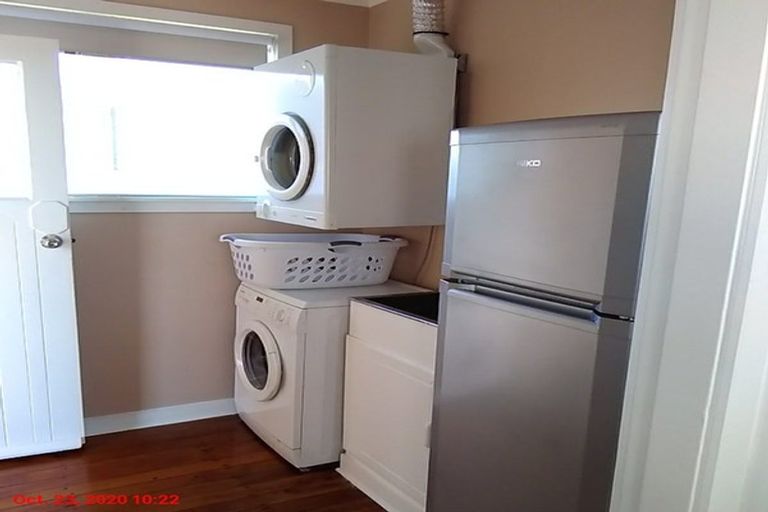 Photo of property in 19 Cologne Street, Martinborough, 5711