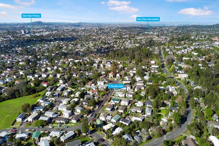 Photo of property in 11 Danube Lane, Glen Eden, Auckland, 0602