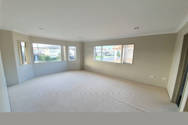 Photo of property in 22 Kestev Drive, Flat Bush, Auckland, 2016