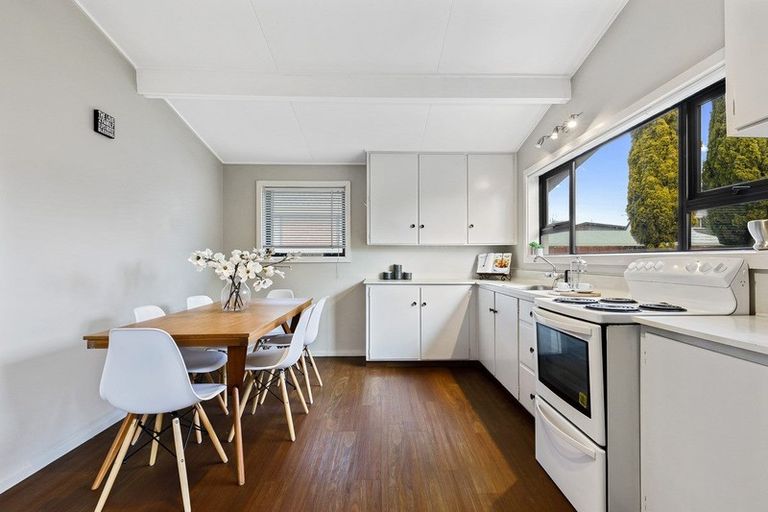 Photo of property in 2/23 Highsted Road, Bishopdale, Christchurch, 8053