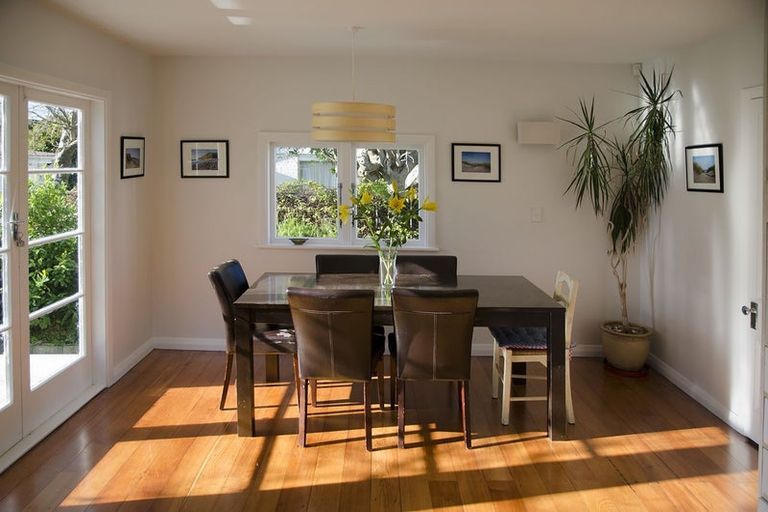 Photo of property in 17 Nikau Grove, Woburn, Lower Hutt, 5010