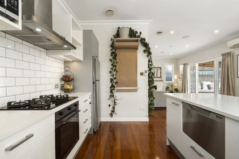 Photo of property in 2/22 Roseberry Avenue, Birkenhead, Auckland, 0626