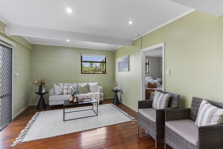Photo of property in 55 St Annes Crescent, Wattle Downs, Auckland, 2103