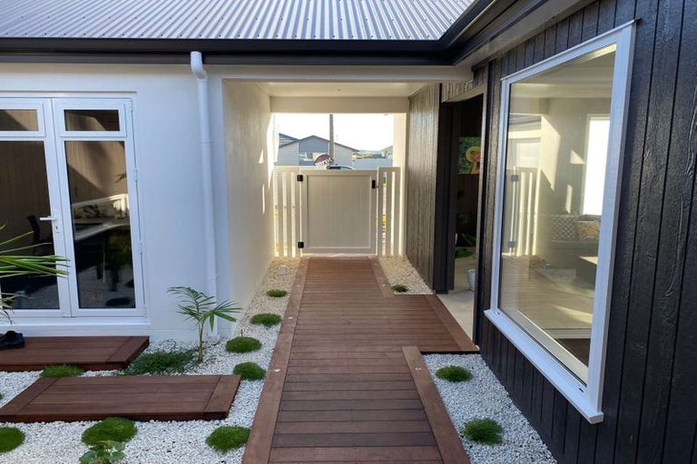 Photo of property in 8 Montiicola Drive, Papamoa Beach, Papamoa, 3118