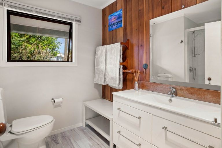 Photo of property in 8 Parkland Place, Whitianga, 3510