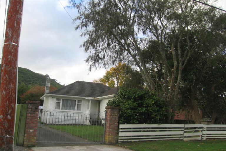 Photo of property in 89 Hine Road, Wainuiomata, Lower Hutt, 5014