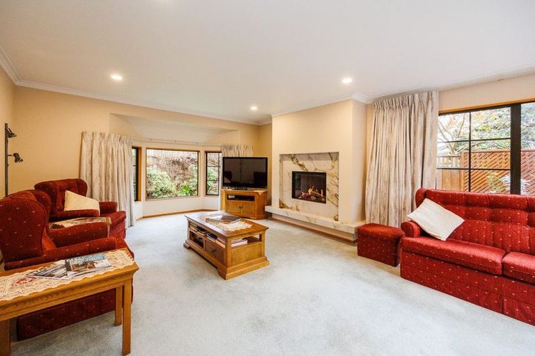 Photo of property in 12a Montgomery Terrace, Hokowhitu, Palmerston North, 4410