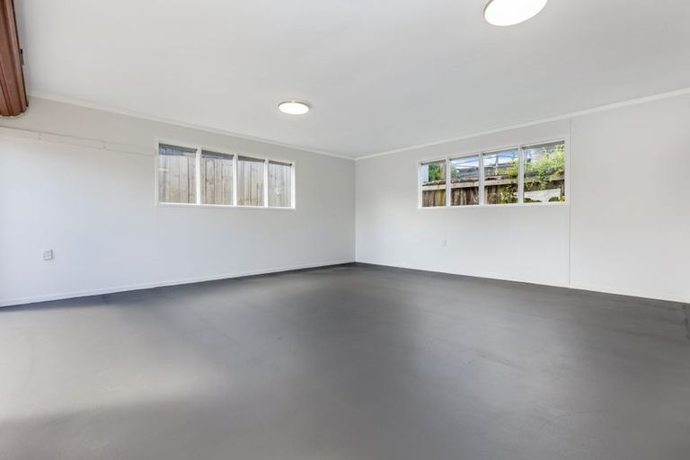 Photo of property in 54 Hinerau Street, Henderson, Auckland, 0612