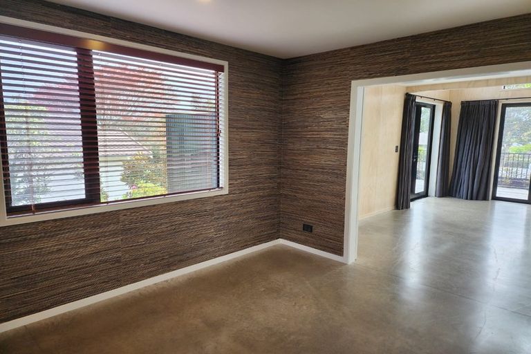 Photo of property in 16 Peace Avenue, Moturoa, New Plymouth, 4310