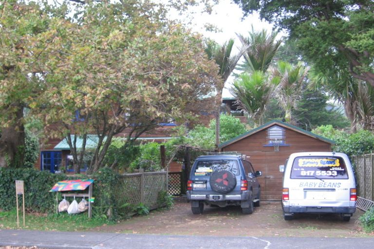 Photo of property in 3 Sandys Parade, Laingholm, Auckland, 0604