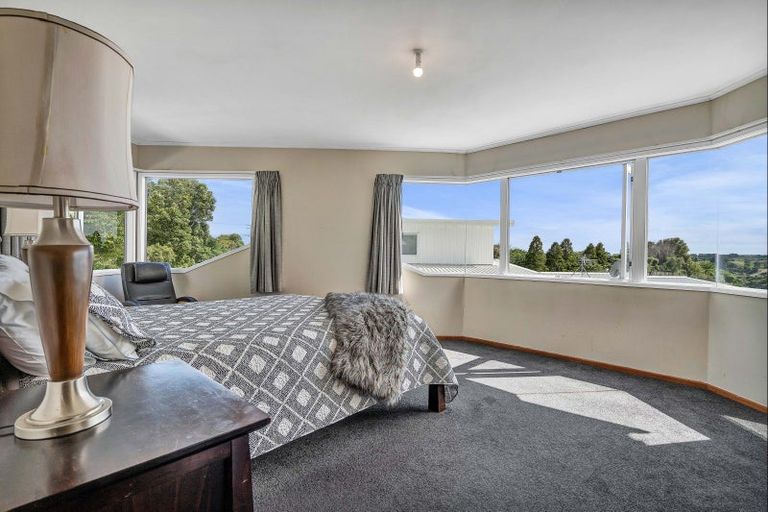 Photo of property in 377 Mangorei Road, Merrilands, New Plymouth, 4312
