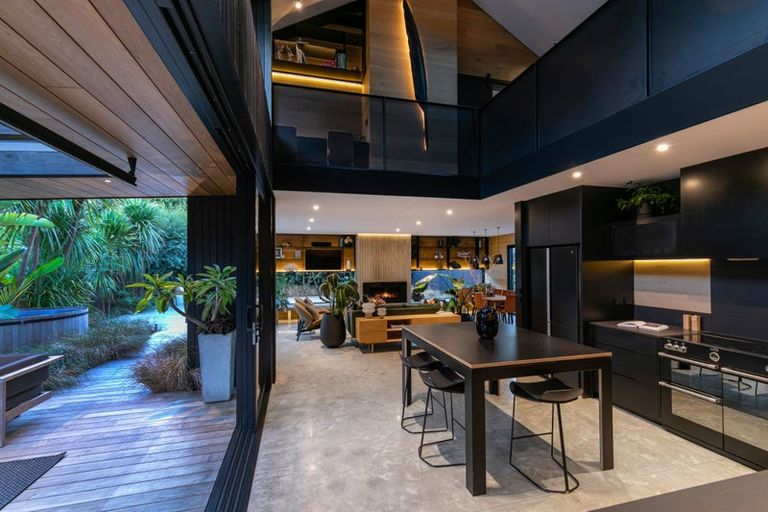 Photo of property in 60 Churchouse Road, Greenhithe, Auckland, 0632