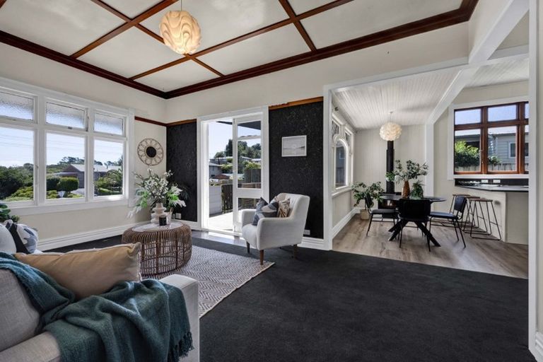 Photo of property in 95 Awanui Street, Merrilands, New Plymouth, 4312