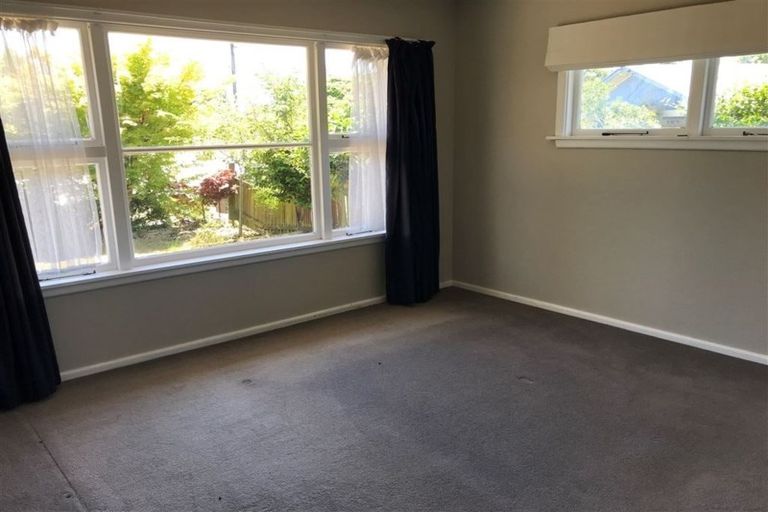 Photo of property in 9 Shirldale Place, Avonhead, Christchurch, 8042