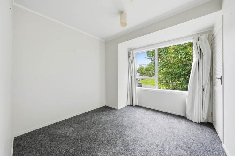 Photo of property in 1/27 Parkhill Road, Mellons Bay, Auckland, 2014