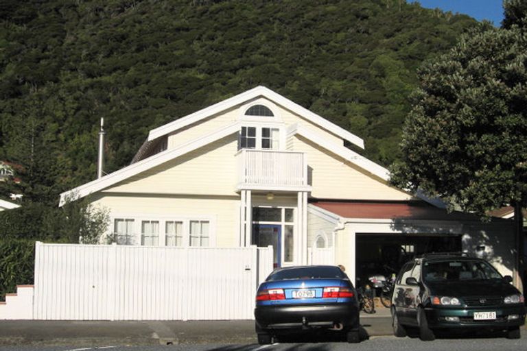 Photo of property in 61 Oroua Street, Eastbourne, Lower Hutt, 5013