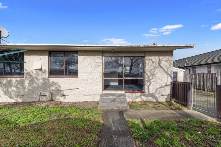 Photo of property in 1b Tamarisk Place, Parklands, Christchurch, 8083