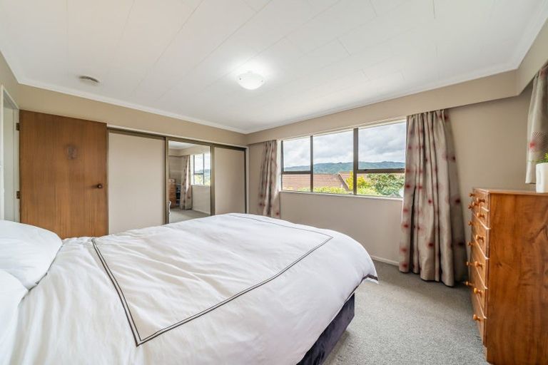 Photo of property in 32 Seymour Grove, Kingsley Heights, Upper Hutt, 5018