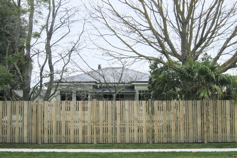 Photo of property in 4 Bowling Road, Greenmeadows, Napier, 4112