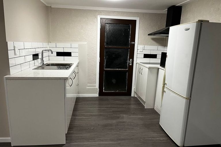 Photo of property in 280 Great North Road, Henderson, Auckland, 0612