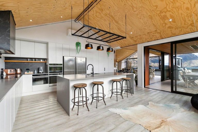 Photo of property in 23 Westview Road, Wanaka, 9305