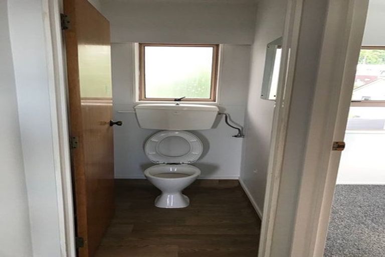 Photo of property in 47 The Esplanade, Eastern Beach, Auckland, 2012