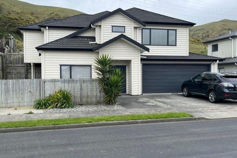 Photo of property in 6 Moston Grove, Churton Park, Wellington, 6037