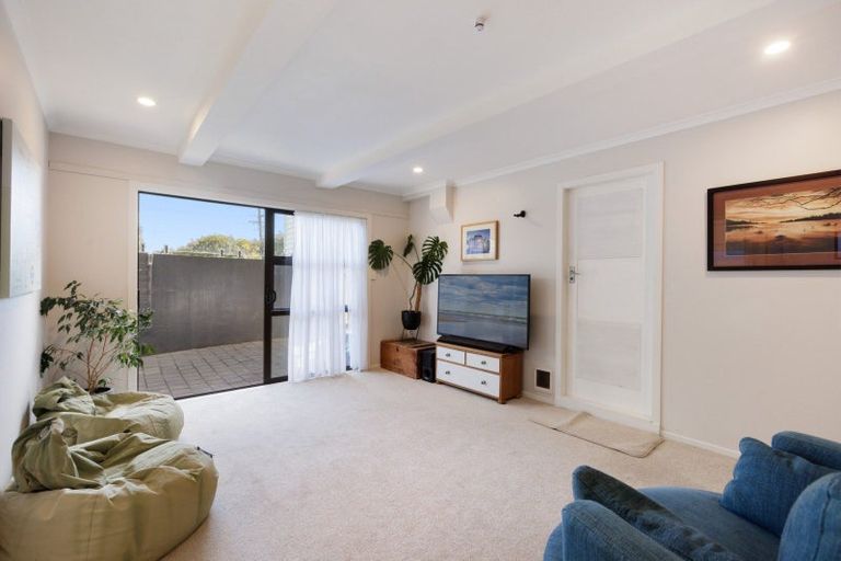 Photo of property in 12a Goods Road, Otumoetai, Tauranga, 3110