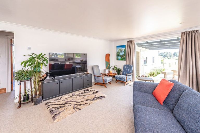 Photo of property in 23 Waitangi Road, Waverley, 4592