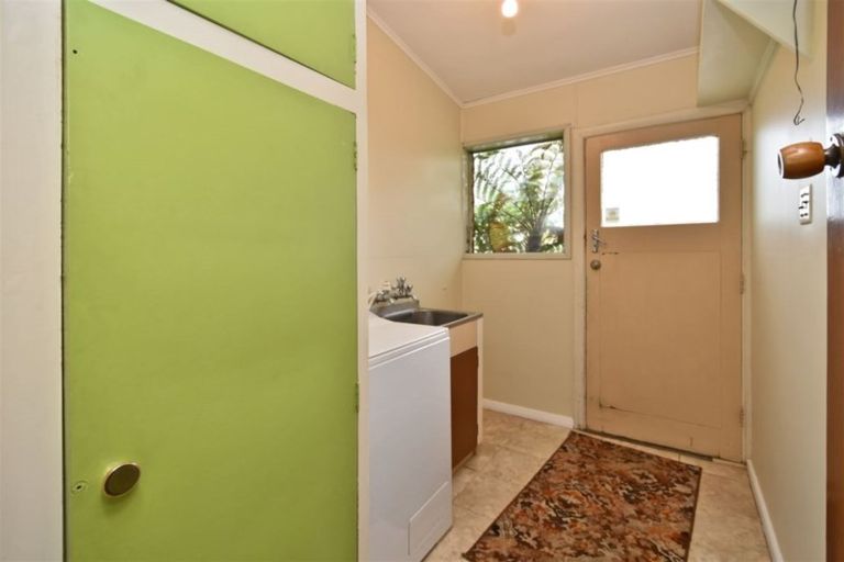 Photo of property in 10 Virgil Place, Northcote, Christchurch, 8052