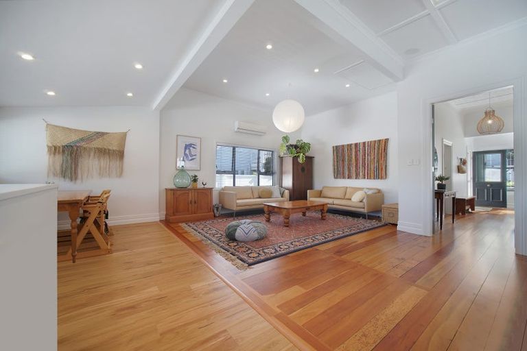 Photo of property in 35 Richmond Avenue, Northcote Point, Auckland, 0627