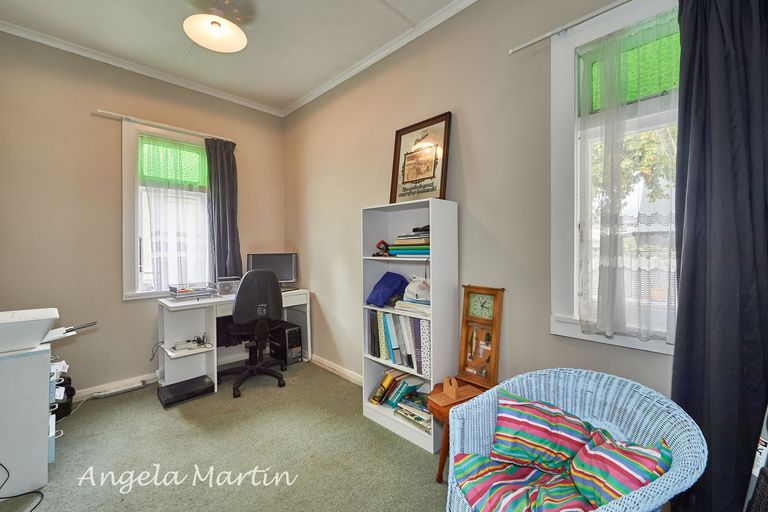 Photo of property in 400 Featherston Street, Palmerston North, 4414