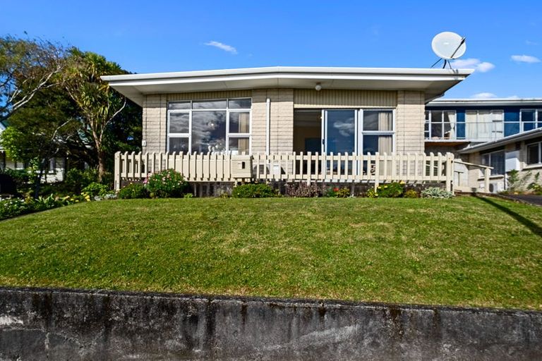Photo of property in 3/341 Devon Street West, New Plymouth, 4310